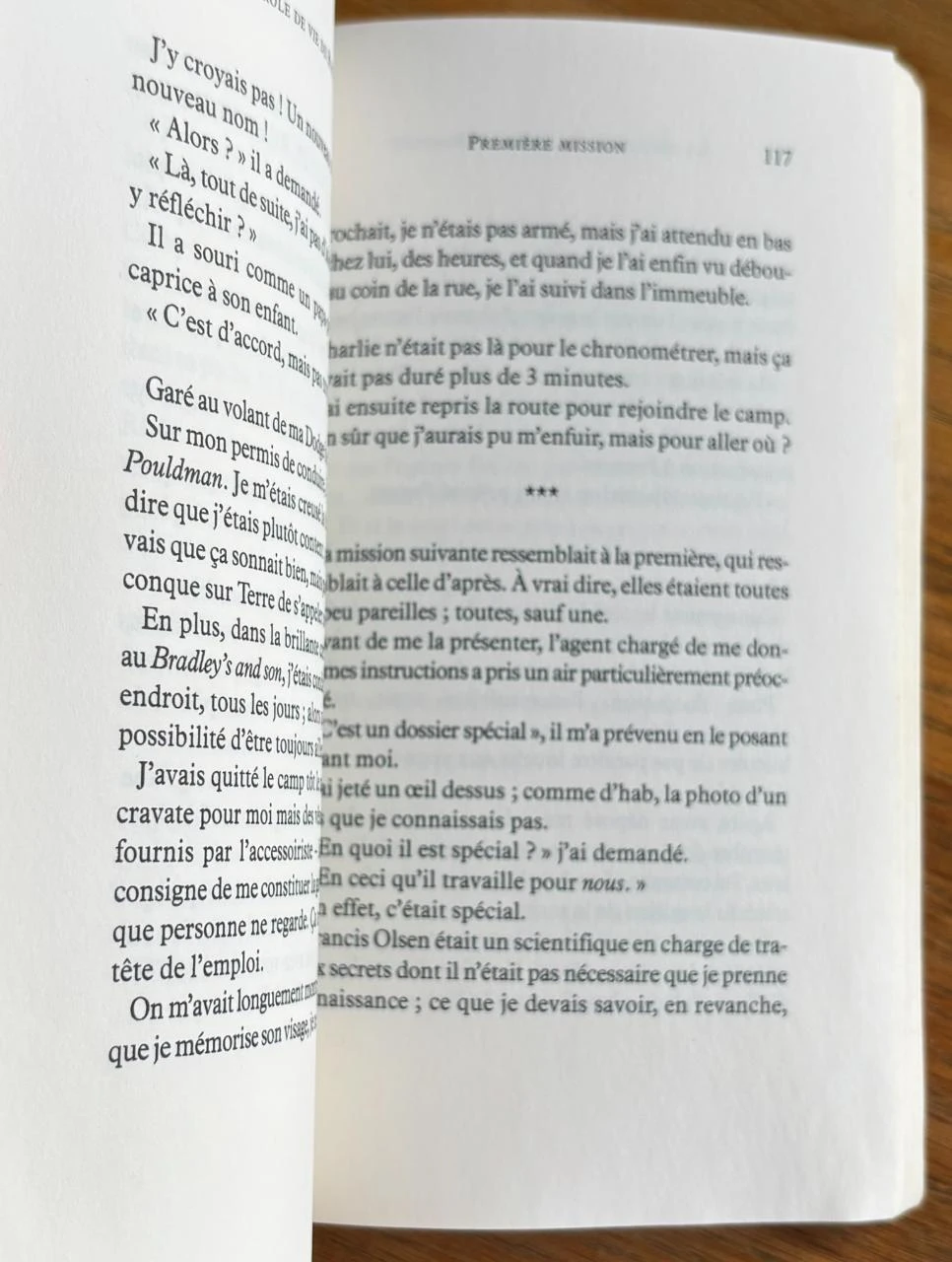 🍎 The Strange Life of Bibow Bradley by Nicolaï Pinheiro and Axl Cendres (Paperback) – photo 4